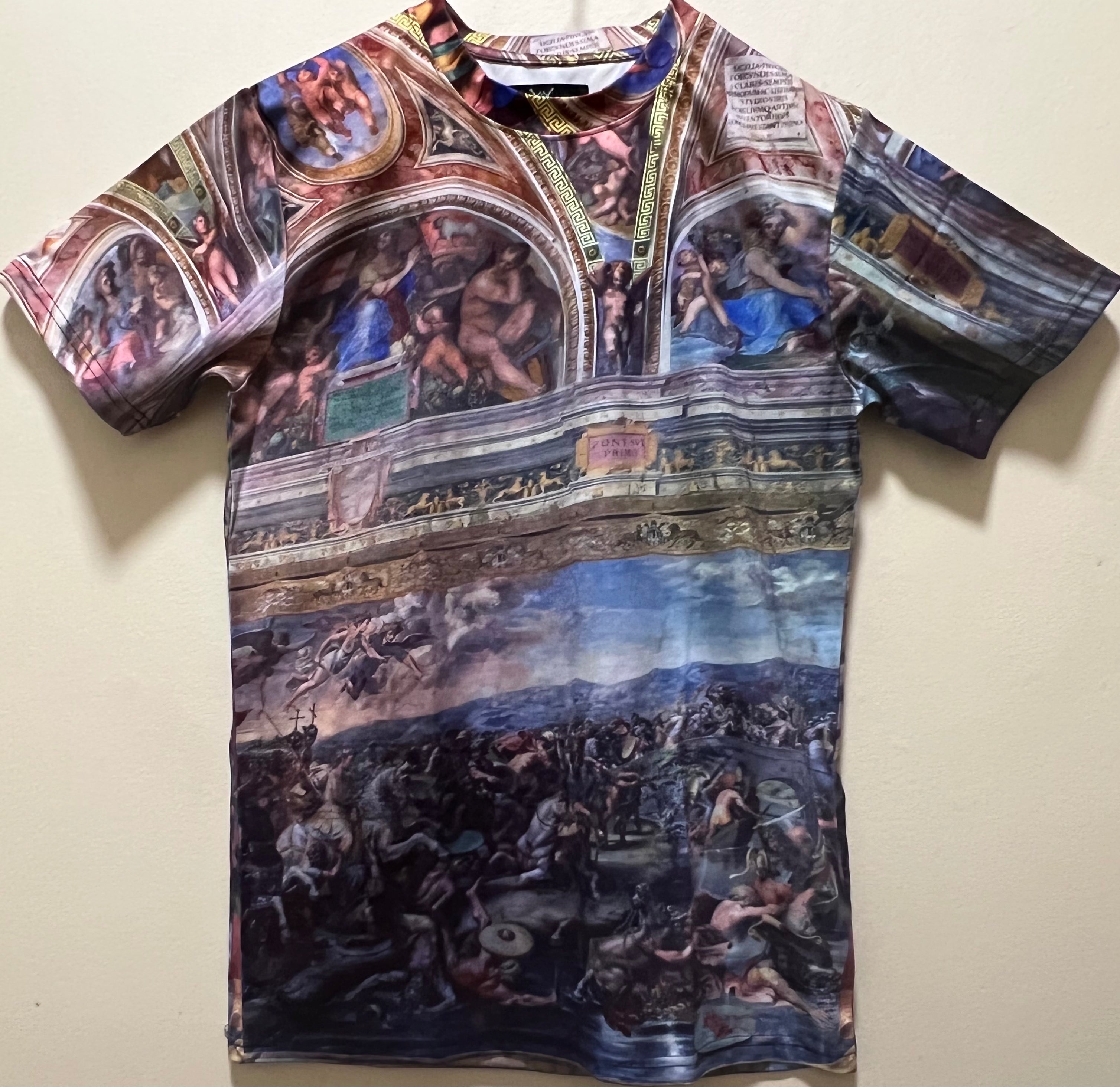 T-Shirt mit Allover-Print der Schlacht an der Milvischen Brücke
