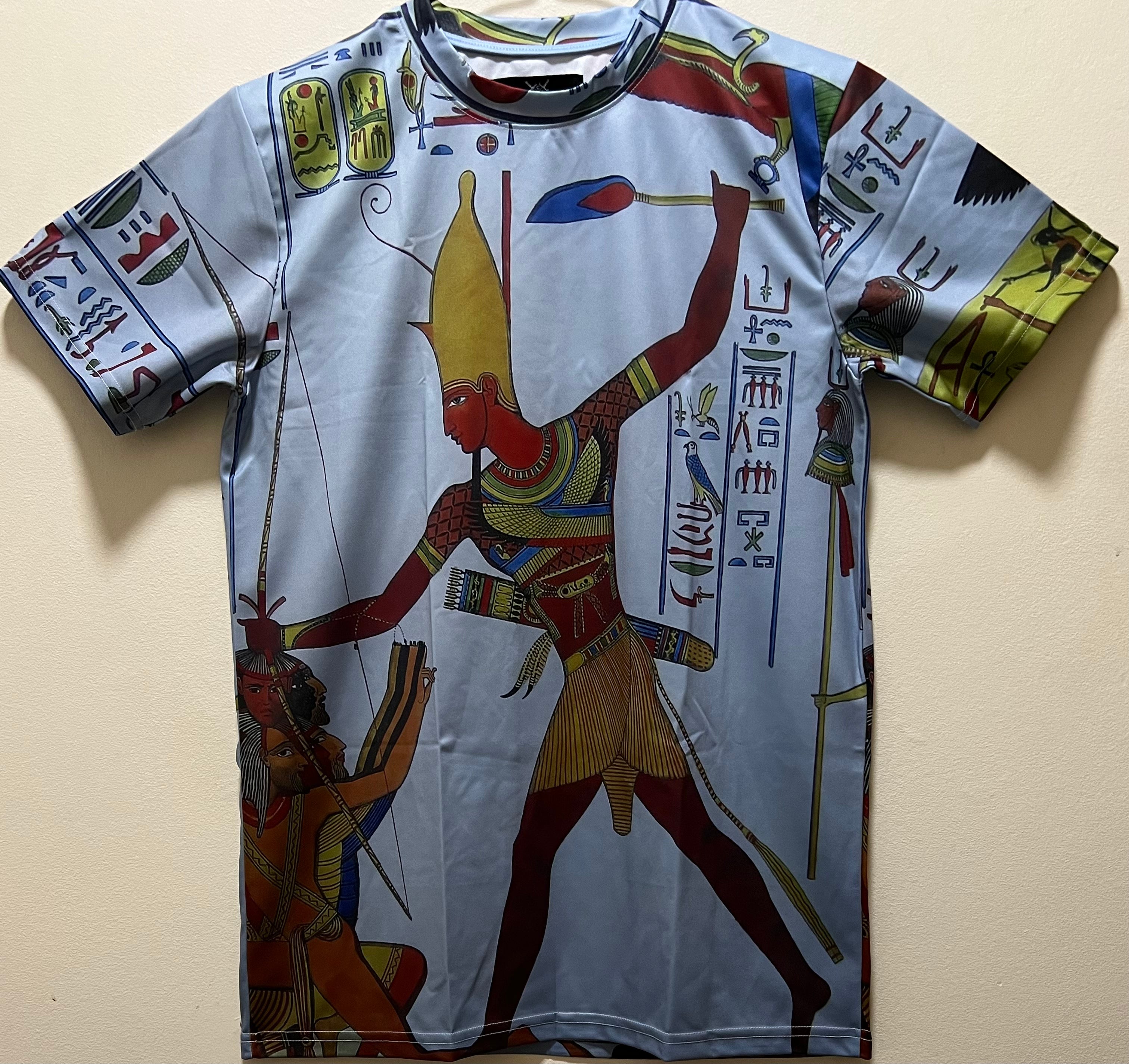 T-Shirt mit durchgehendem Rameses-Print