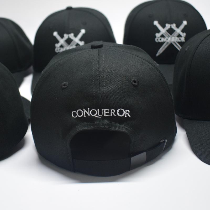 Strapback-Mütze mit Logo-Stickerei in Schwarz
