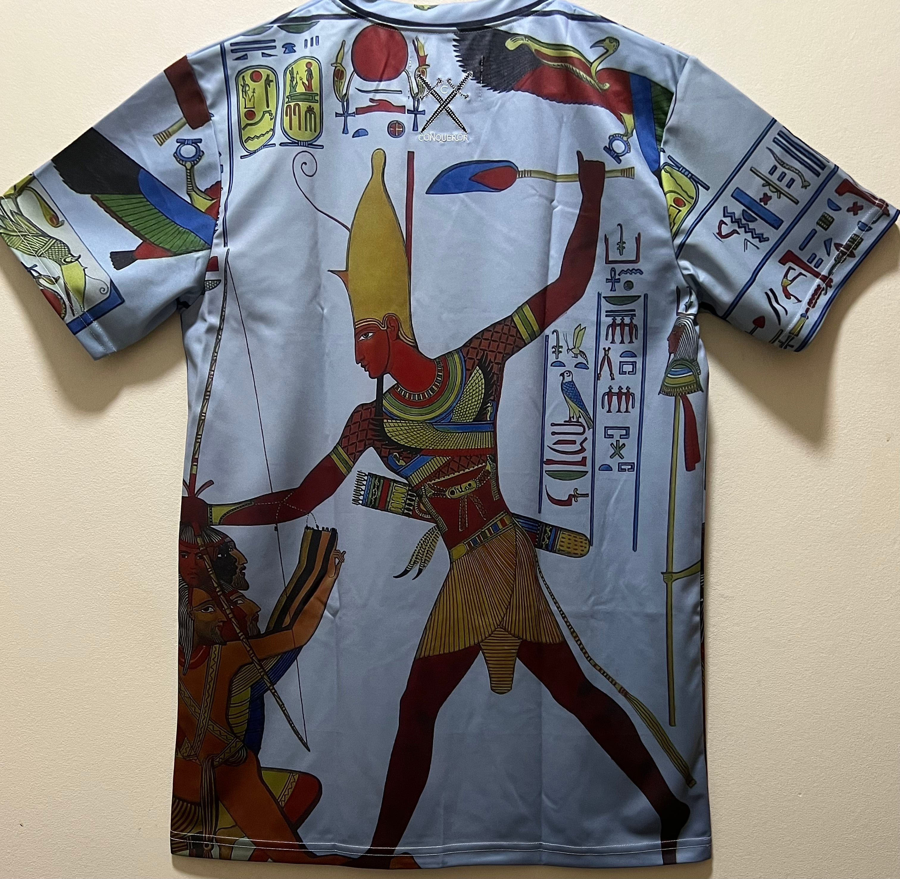 T-Shirt mit durchgehendem Rameses-Print