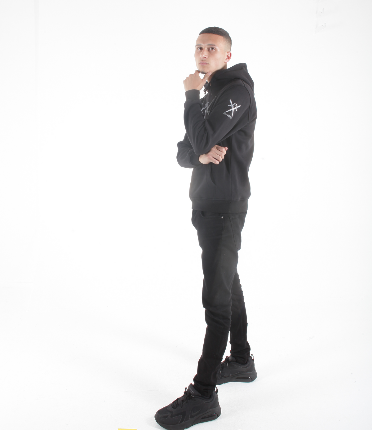 Kapuzenpullover mit großem Logo in Schwarz